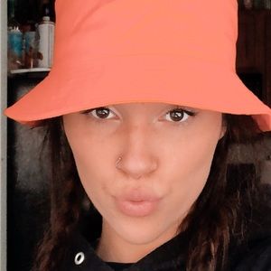 Meet your Posher, Belle